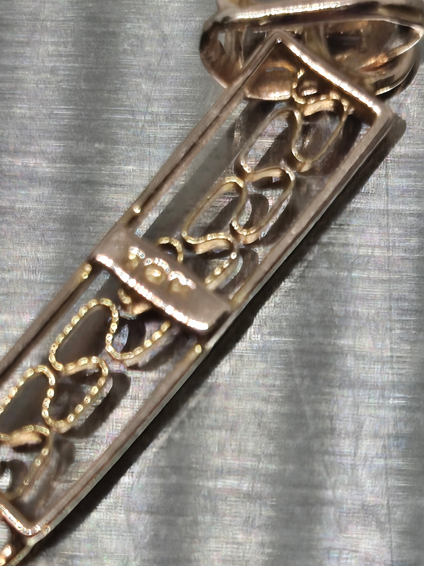 Antique Edwardian Lavalier in Yellow Gold Diamond Pendant Circa 1910s