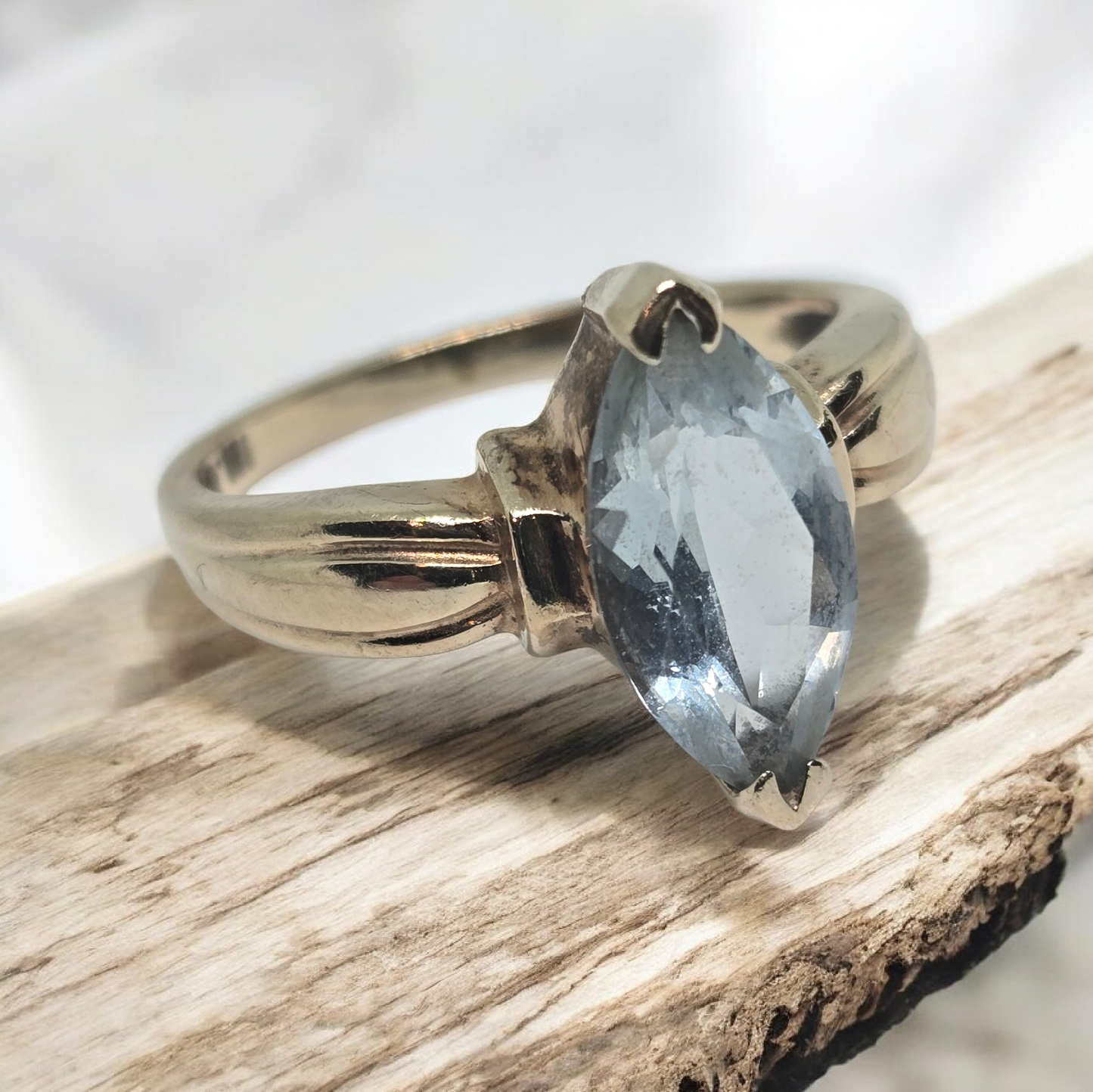 Aquamarine Marquise Cut Ring in Yellow Gold