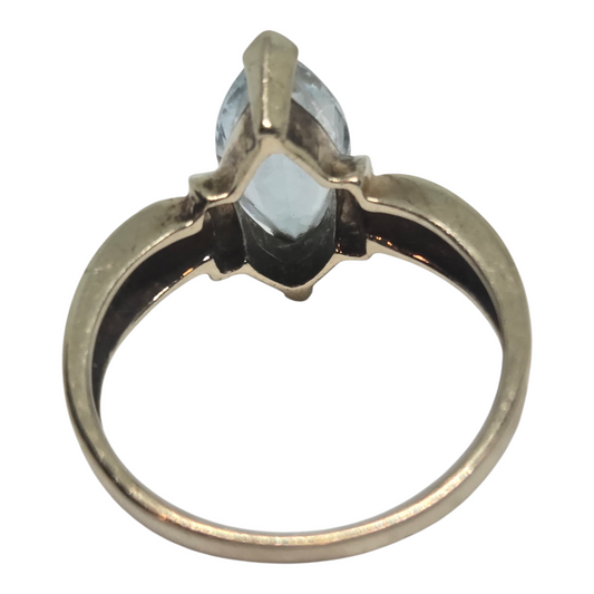 Aquamarine Marquise Cut Ring in Yellow Gold